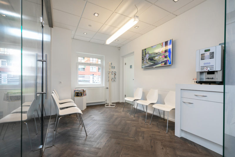 tandartspraktijk Maastricht Scharn - wachtruimte Dental Clinics Maastricht Scharn