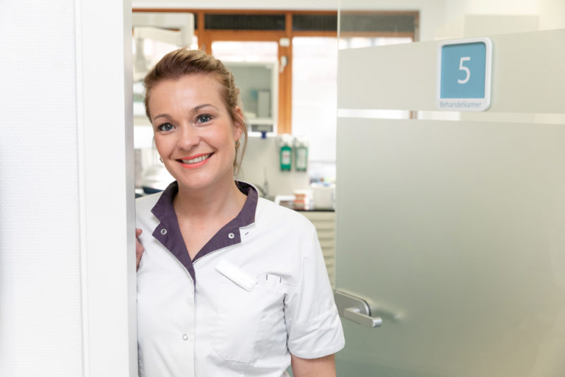 tandartspraktijk Almere Buiten - assistente Dental Clinics Almere Westeinde