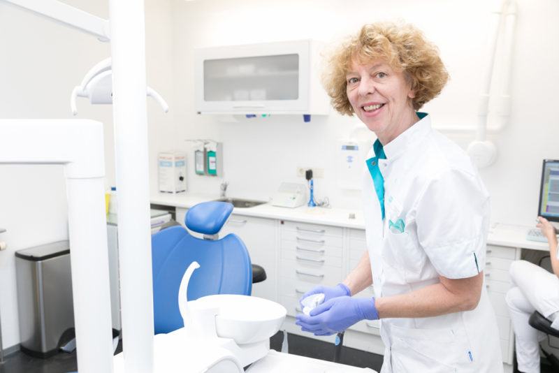 mondhygiënist Almere Filmwijk - preventie Dental Clinics Almere Filmwijk