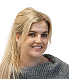 Portretfoto van Officemanager Anouk van der Linden Dental Clinics Beesd