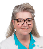 Portrait photo of Yvette van der Weide, Dental Clinics