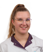 Portret Dewi Roet Dental Clinics Hoorn