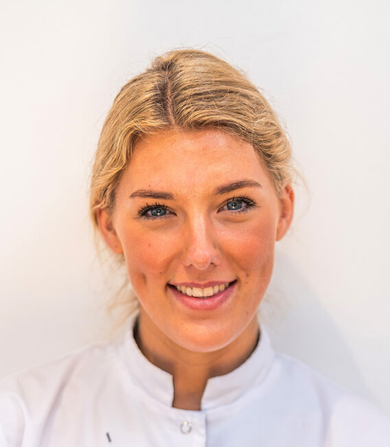 Portret van preventieassistent Marie-Helene Dental Clinics Assen
