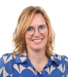 Portretfoto Corina van den Berg Dental Clinics Steenbergen