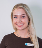 Portretfoto van receptiemedewerker Sofie Tiemes Dental Clinics Doetinchem Lohmanlaan